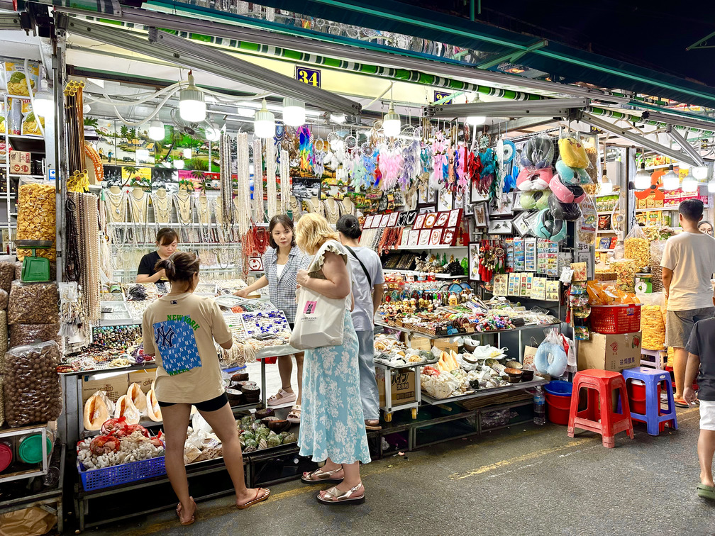Du lịch Nha Trang mùa hè - Chợ đêm